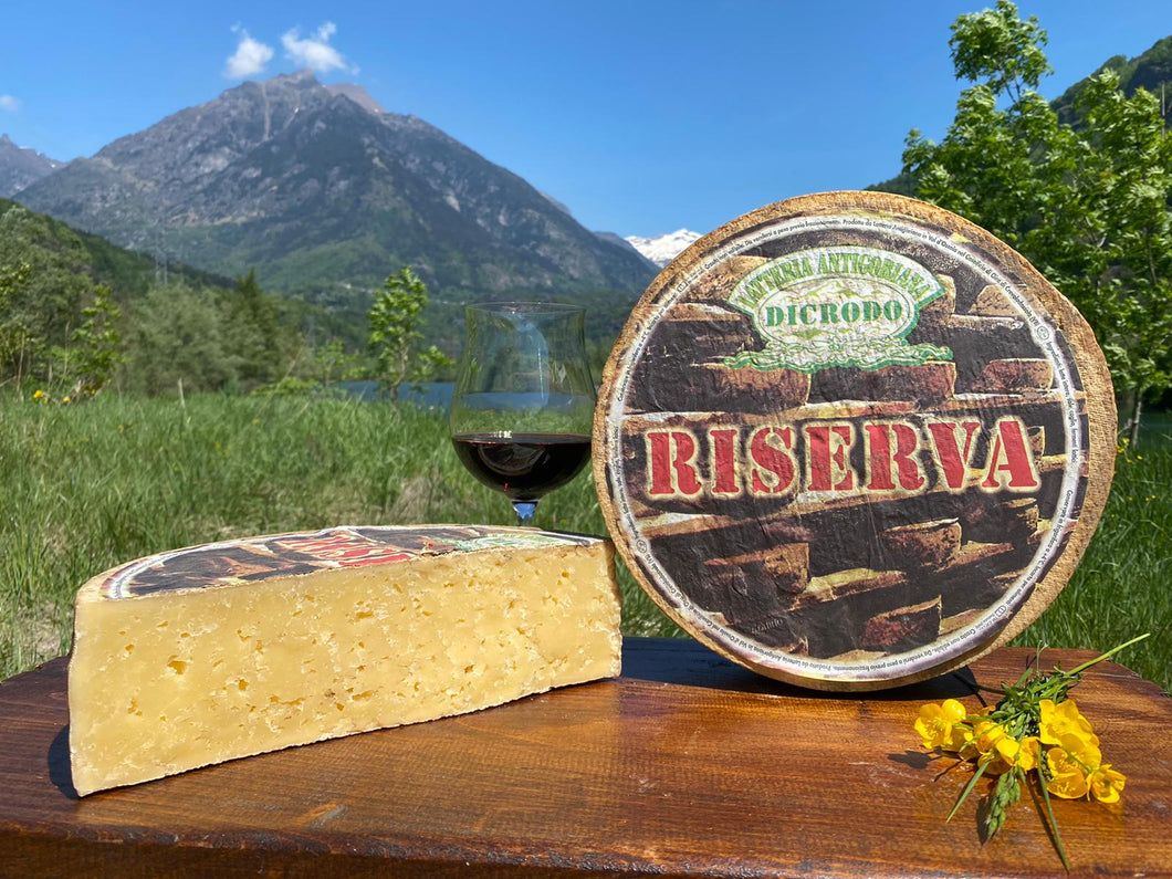 Lokaler Käse Dicrodo Riserva 6/12 Monate